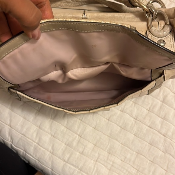 Cream Coach Kristen Purse - Authentic - Picture 8 of 15
